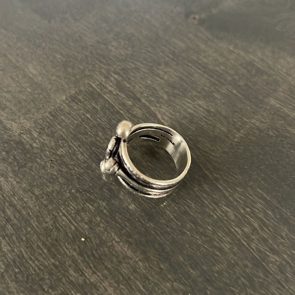 Silver ring - Picture 4 of 4